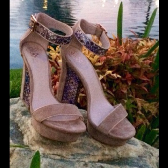 Vince Camuto Shoes - Vince Camuto Pump