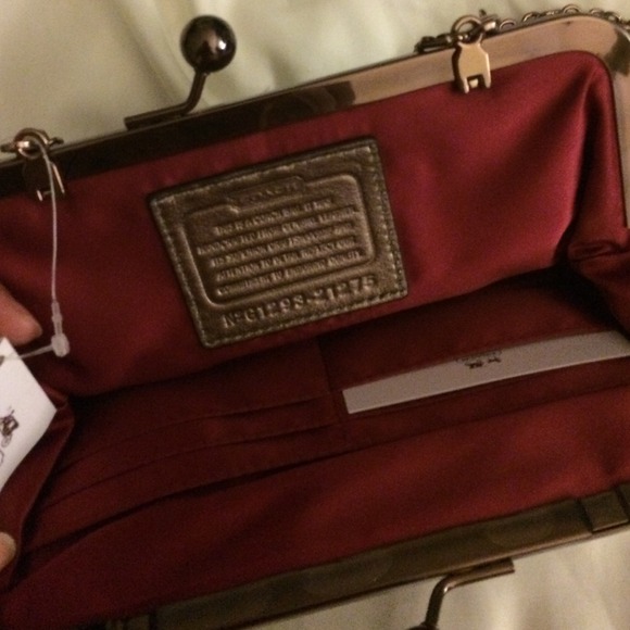Limited editions Coach clutch/crossbody bag😍 - Picture 2 of 3