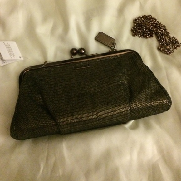 Limited editions Coach clutch/crossbody bag😍 - Picture 3 of 3