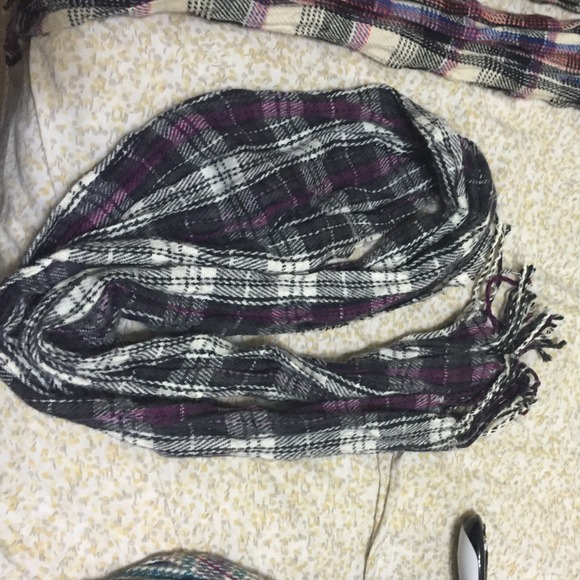 Heritage forever 21 scarf - Picture 1 of 3