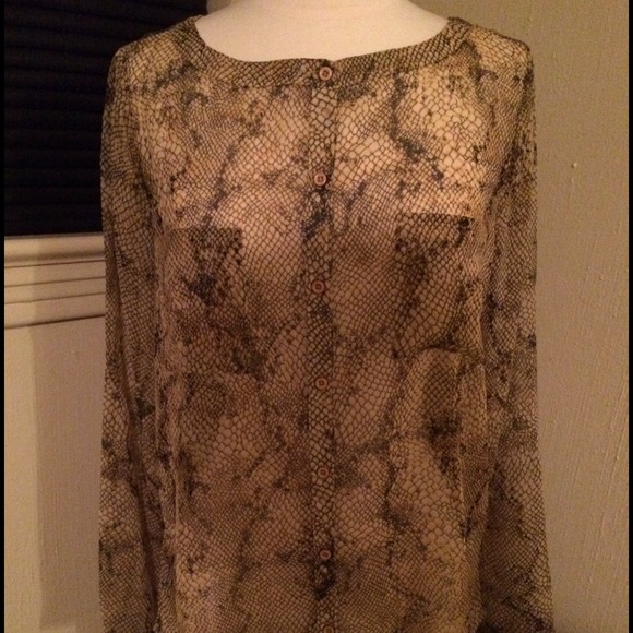 More pics on UO shirt.