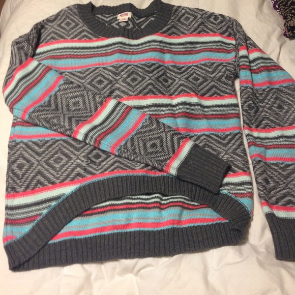 Mossimo sweater - Picture 3 of 3