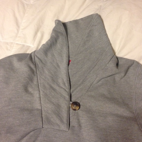 Sweatshirt - Picture 2 of 3