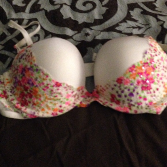 Vitoria Secret Bra