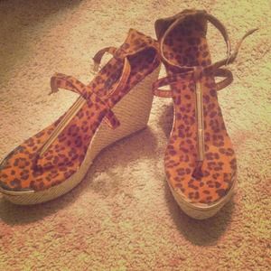 Leopard wedges