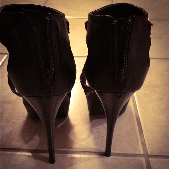 Shoes - Picture 3 of 3