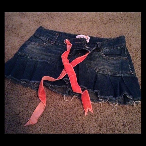 💎Sale!!💎 Hollister denim skirt with coral tie!!