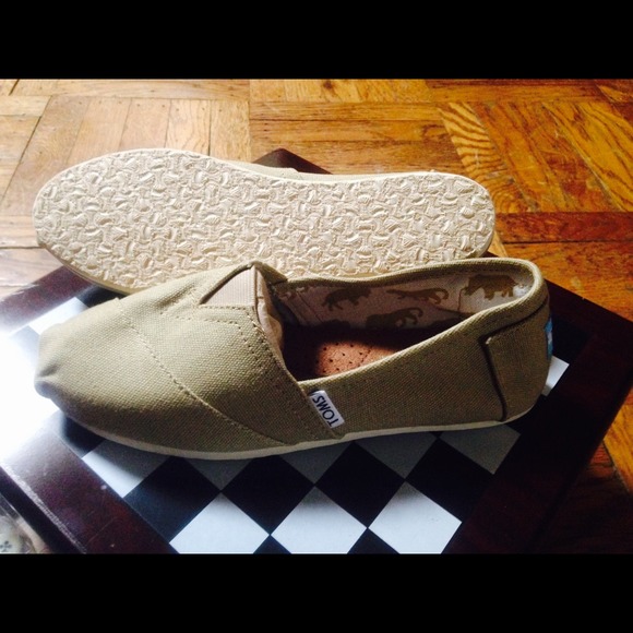 Toms