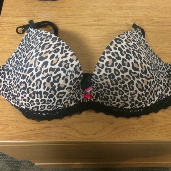34C PINK Victoria Secret bra - Picture 1 of 4