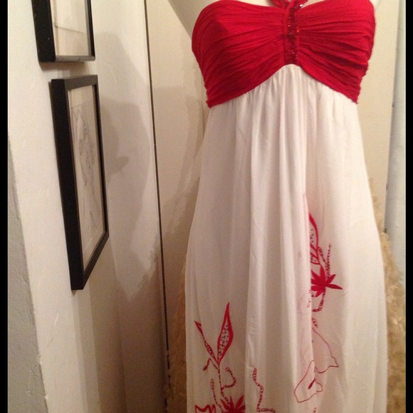 Beaded White Silk Embroidered Maxi - Picture 3 of 4