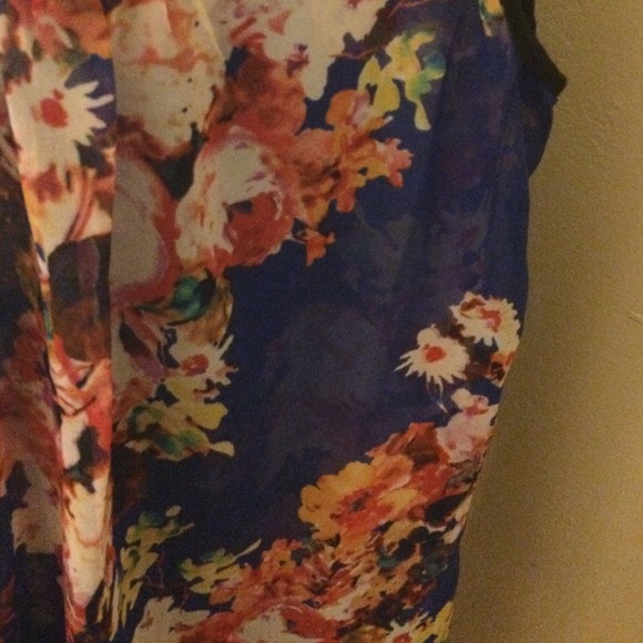 Beautiful long floral print tank - Picture 2 of 2