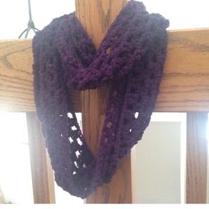 ✨Reduced✨ Crochet Infinity scarf