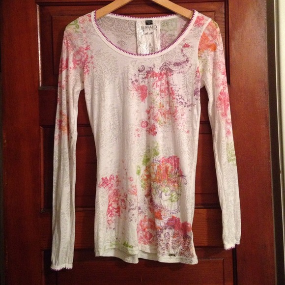 Buffalo size medium long sleeves shirt