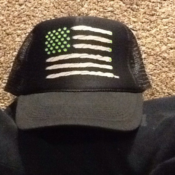 ❗️PRICE DROP❗️Marijuana American flag SnapBack