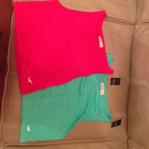 🎀🎀 BUNDLE TWO HOLLISTER CROP TOPS🎀🎀