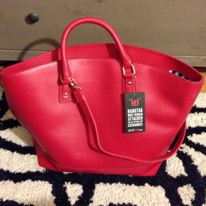 Roomy redish/pinkish bag