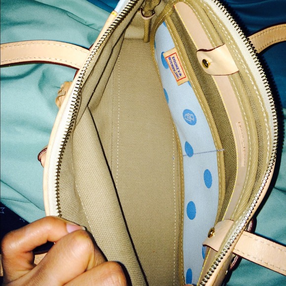 Dooney bourke - Picture 3 of 4