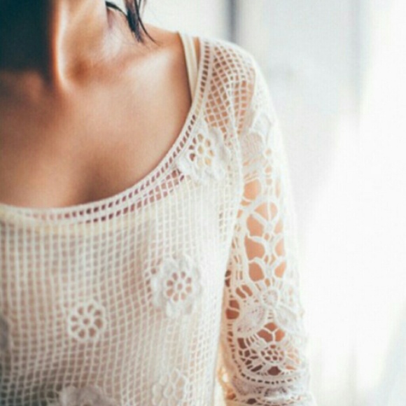 Ivory Lace Dress - Picture 2 of 3