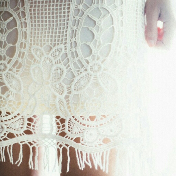 Ivory Lace Dress - Picture 3 of 3
