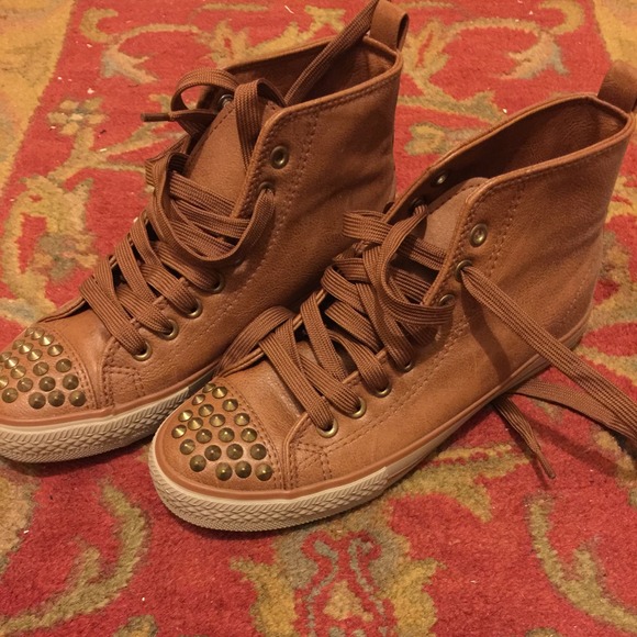 Ladies high top fashion sneakers