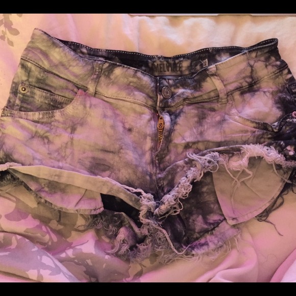 BRANDY MELVILLE acid wash Jean shorts