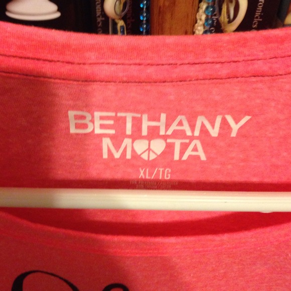 Bethany Mota collection Crop Top - Picture 2 of 3