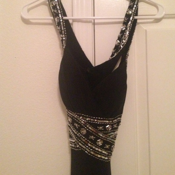 Black halter dress with intricate beading - Picture 1 of 3