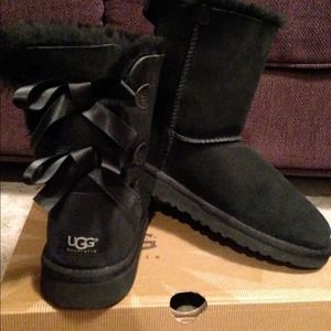 Bailey bow black Ugg boots! Size 5