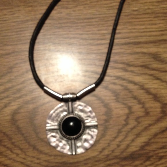 Pendant necklace