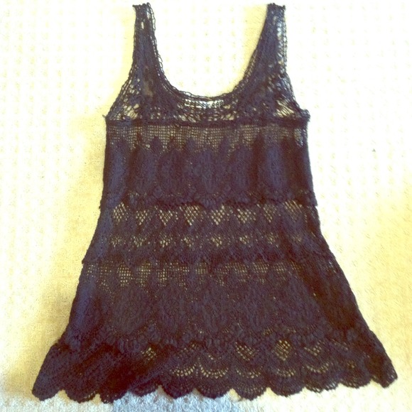 •50% OFF• Tiered crochet lace top