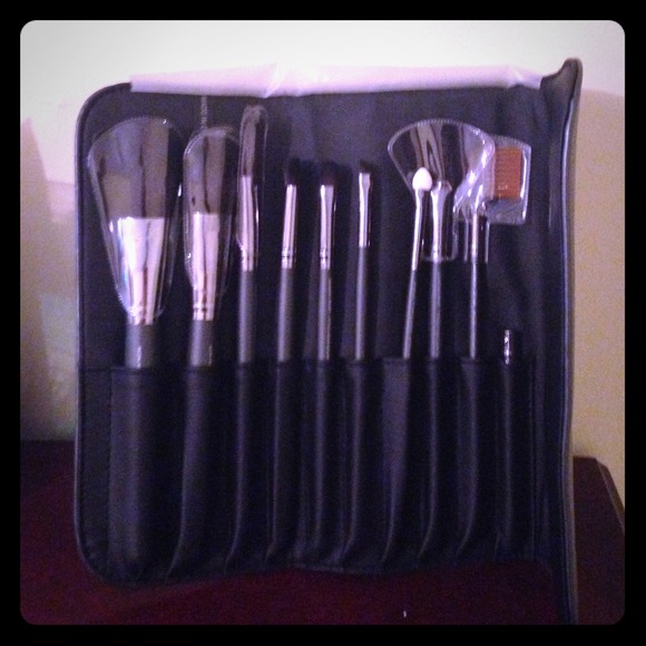 10 pc complete makeup brush set