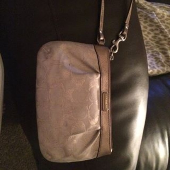 Tan/gold wristlet - Picture 1 of 1