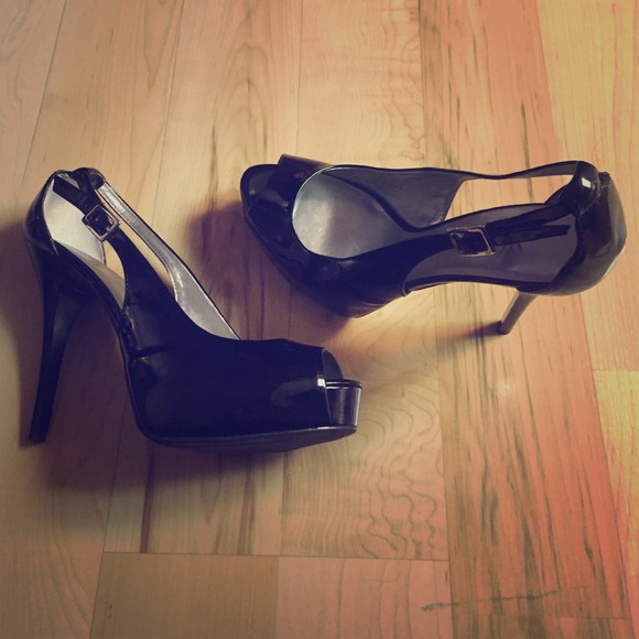 Worthington Shoes - Black patent peep toe heels