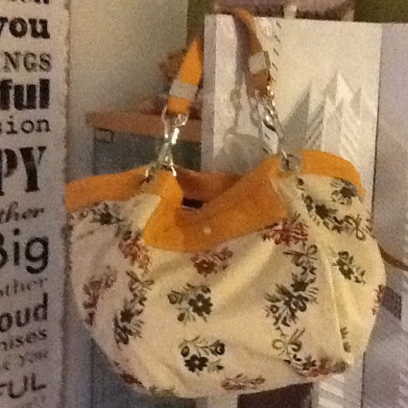 Handbag - Picture 3 of 3