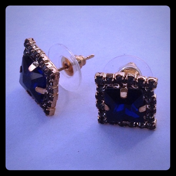 Jewelry - SALE Crystal Earrings