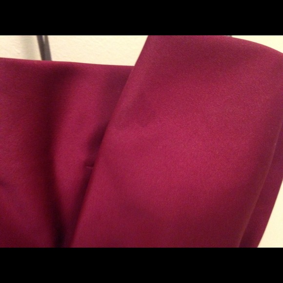Vera Wang Mulberry Gown 8 - Picture 2 of 3