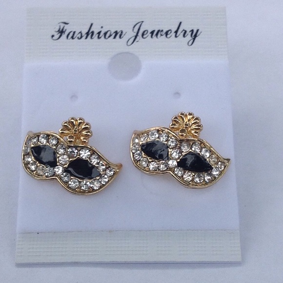 SALE Mask Earrings - Picture 3 of 4