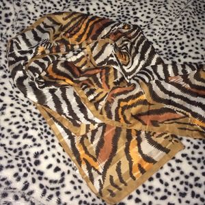 Womens Tiger Scarf