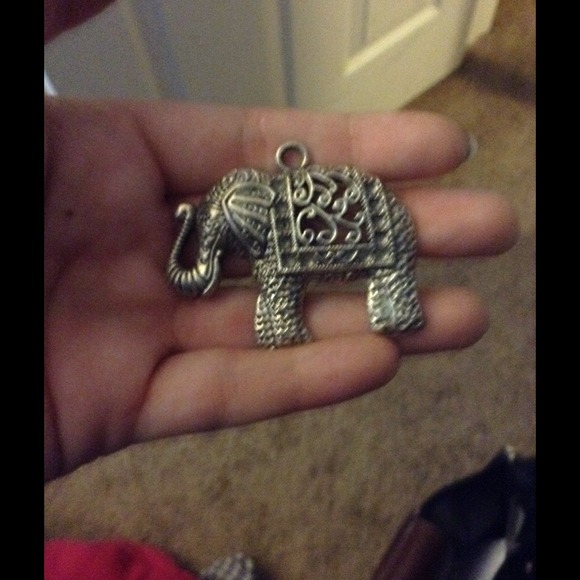 Elephant necklace pendent