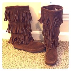 Minnetonka fringe boots!