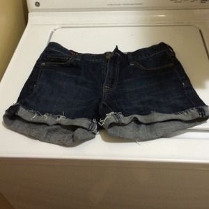 On sale 🎉 !! J Crew 10.5" Jean shorts.