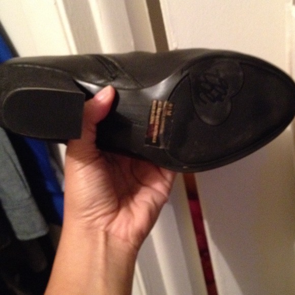 Libby Edelman Bootie - Picture 3 of 3