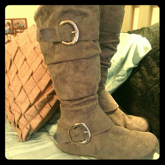 Skechers Boots - pair of buckled boots