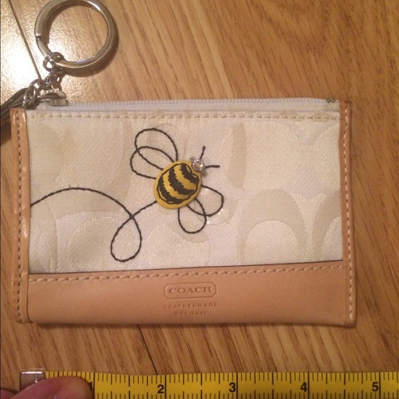 🎀HP🎀 Coach bumblebee purse bundle set - Picture 2 of 4