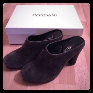 Cordani suede mules