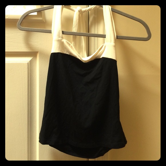 Color-blocked halter top