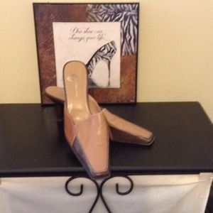 Bandolino Tri-Color Mules