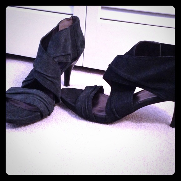 Black Nine West heels size 8.5