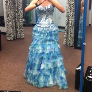 Beautiful formal/prom gown.