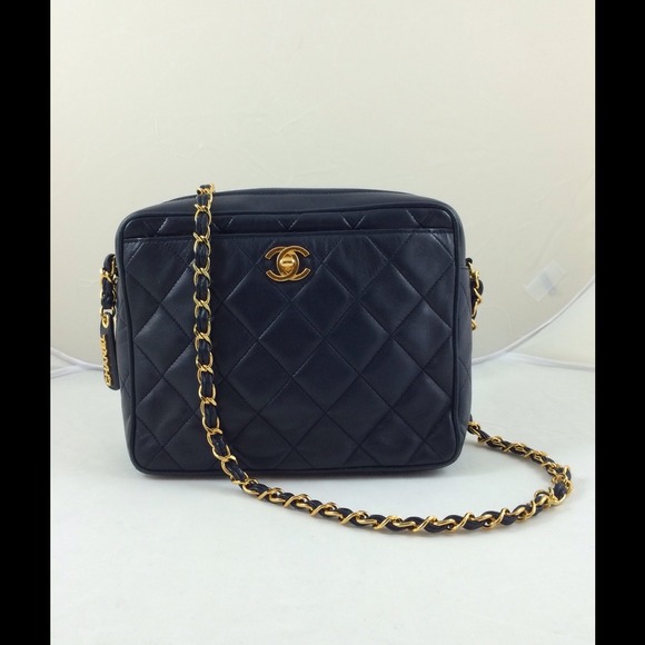 SOLD ON TRADESYAuthentic Chanel Vintage Camera Bag - Picture 1 of 4